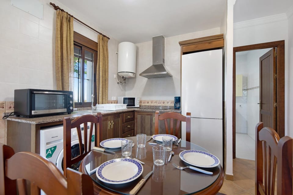 Property building, Kitchen or kitchenette, Living room