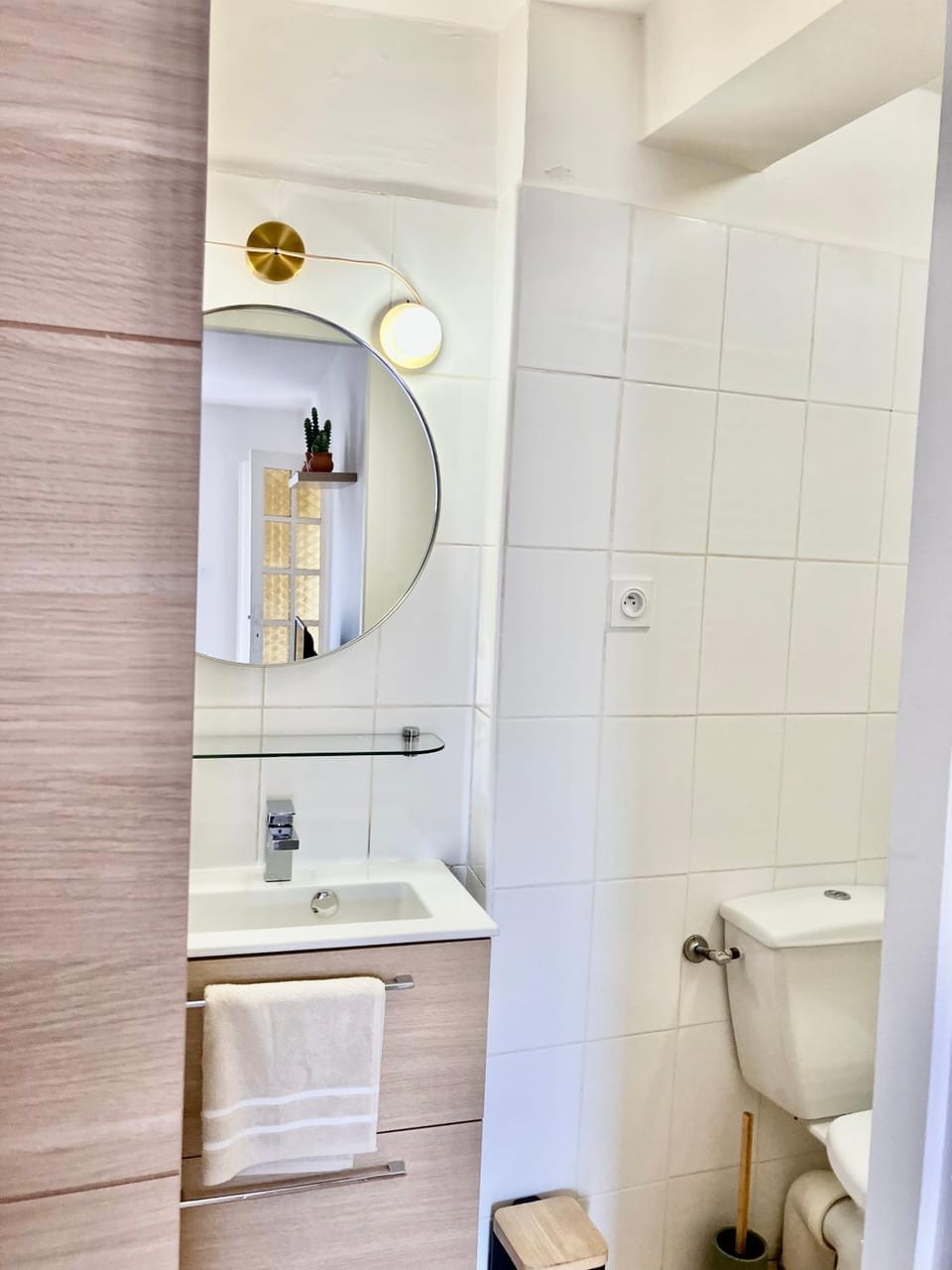 Toilet, Bathroom, towels