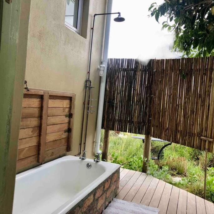 Natural landscape, Garden, Bathroom