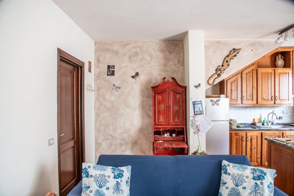 Kitchen or kitchenette, Living room, Seating area, Dining area, minibar, oven, pet friendly, stove