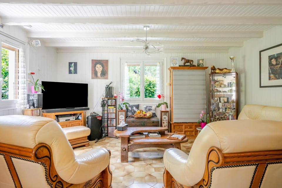 Property building, Living room