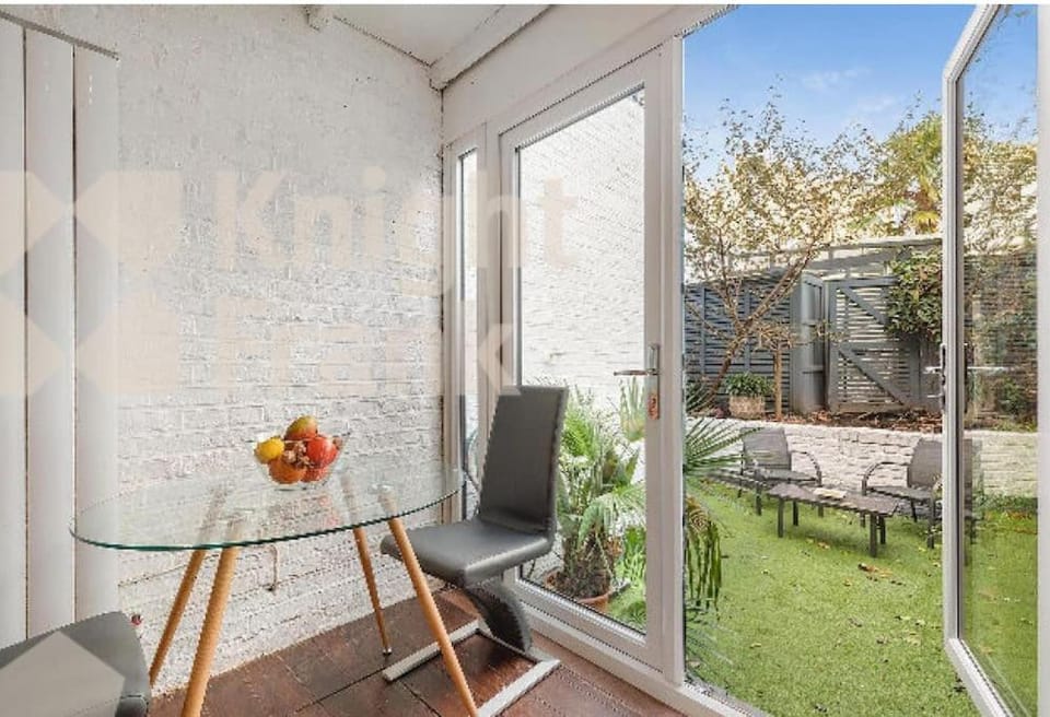 Earls Court Spacious Apartment Apartment in City of Westminster