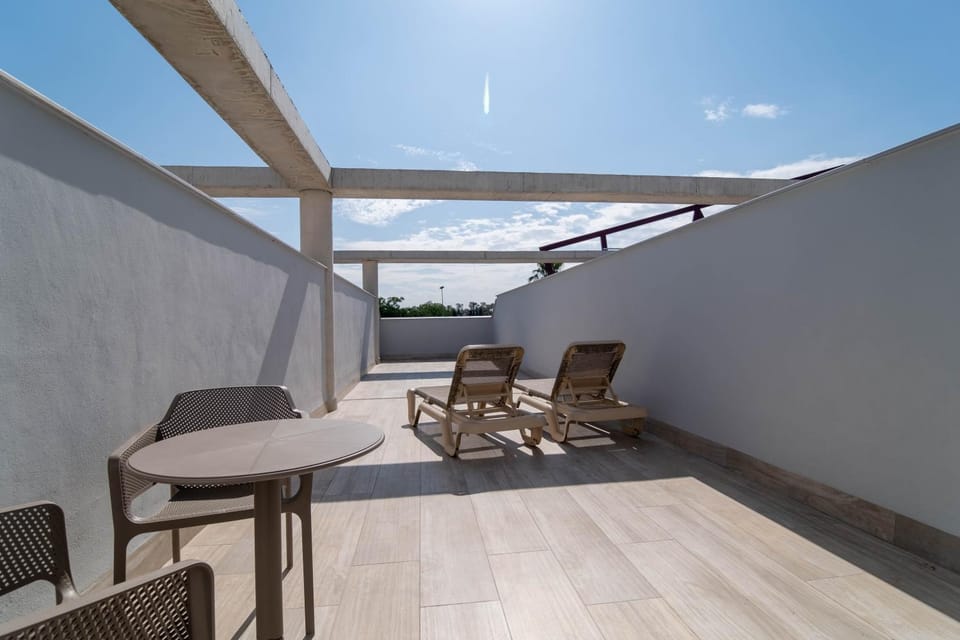 View (from property/room), Balcony/Terrace, Quiet street view