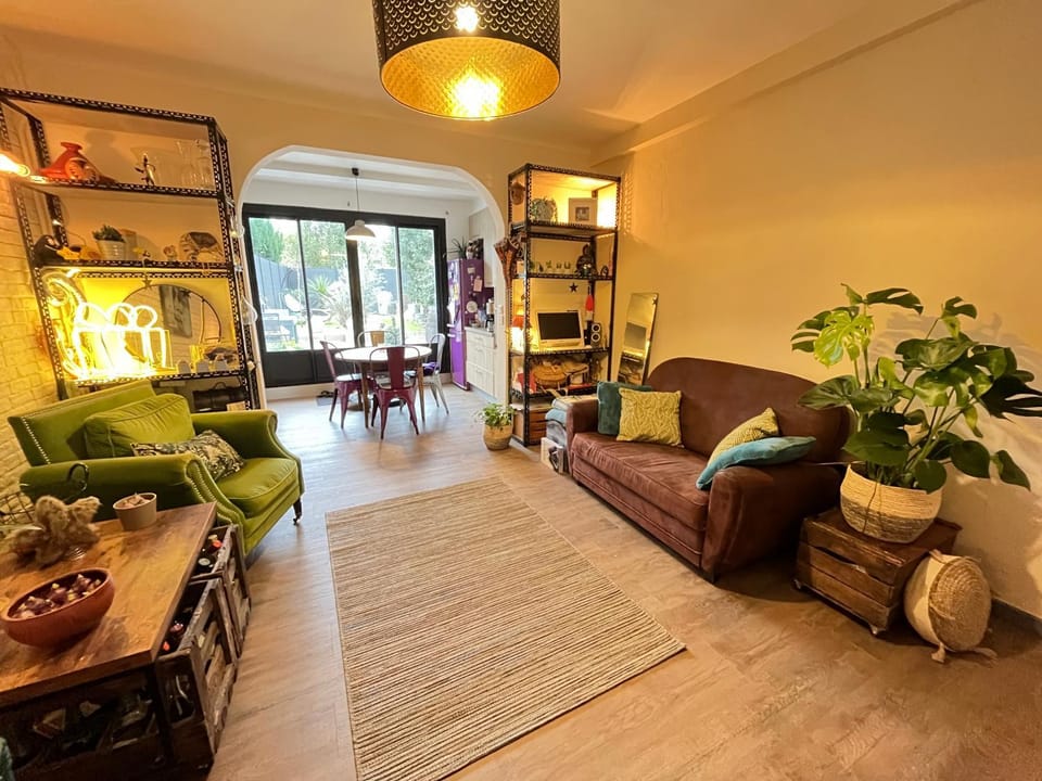 Living room, Dining area