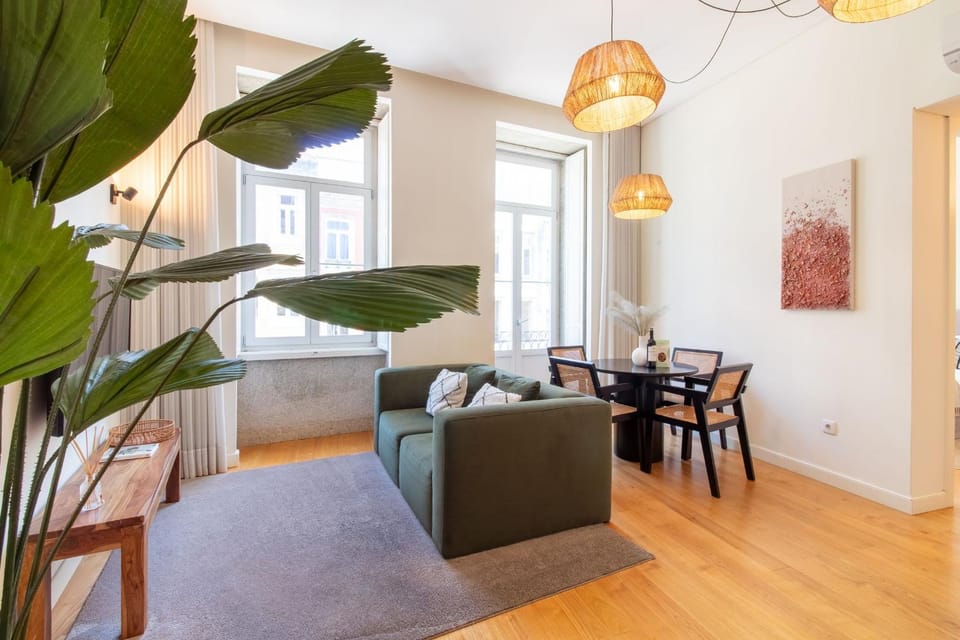 Mouzinho da Silveira 215 by LovelyStay Apartment in Porto