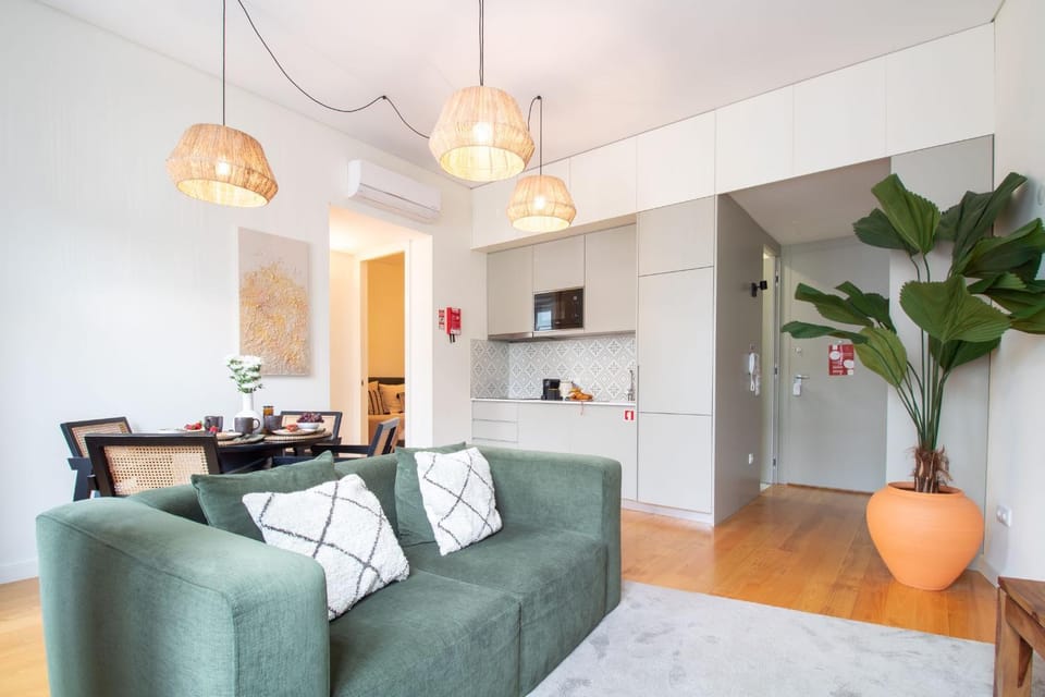 Mouzinho da Silveira 215 by LovelyStay Apartment in Porto