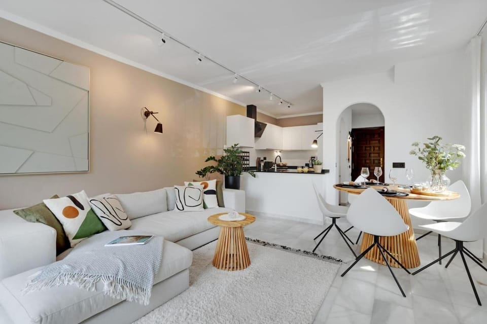 Living room, Seating area, Dining area, kitchen