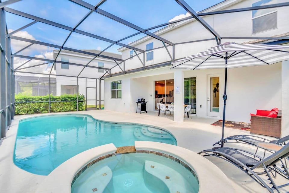 Pool view, Swimming pool, sunbed