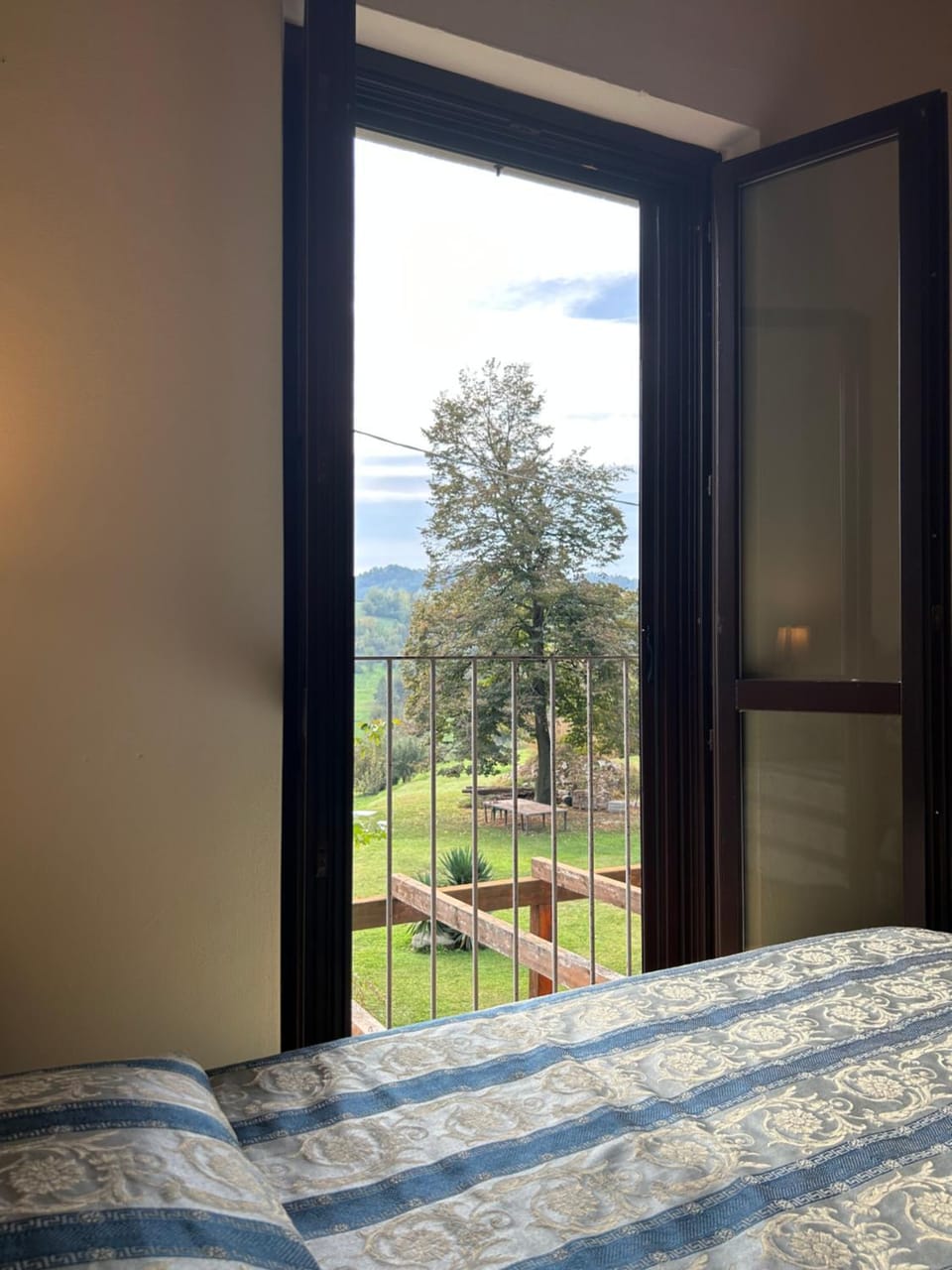 Natural landscape, Bedroom, Garden view