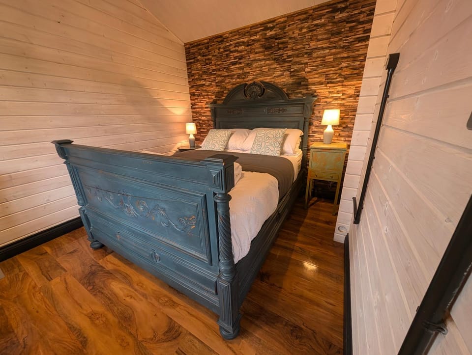 The Malvern Hills, Courtyard Cabins,Tom Cabin Cabin in Malvern Hills District