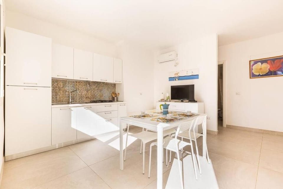 TV and multimedia, Kitchen or kitchenette, Living room, Seating area, Dining area, oven