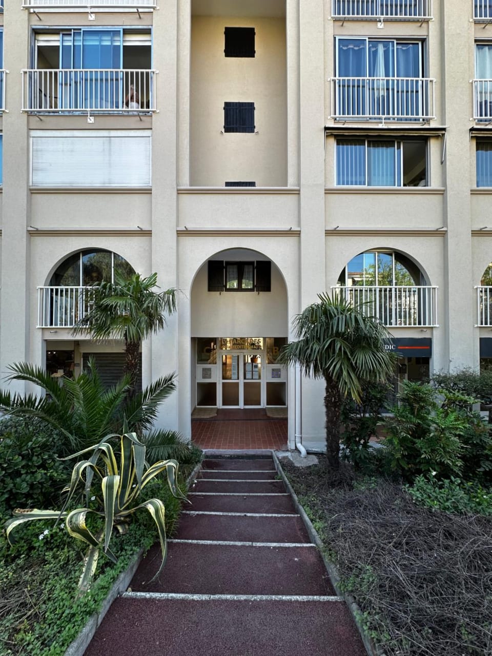 Property building, Facade/entrance