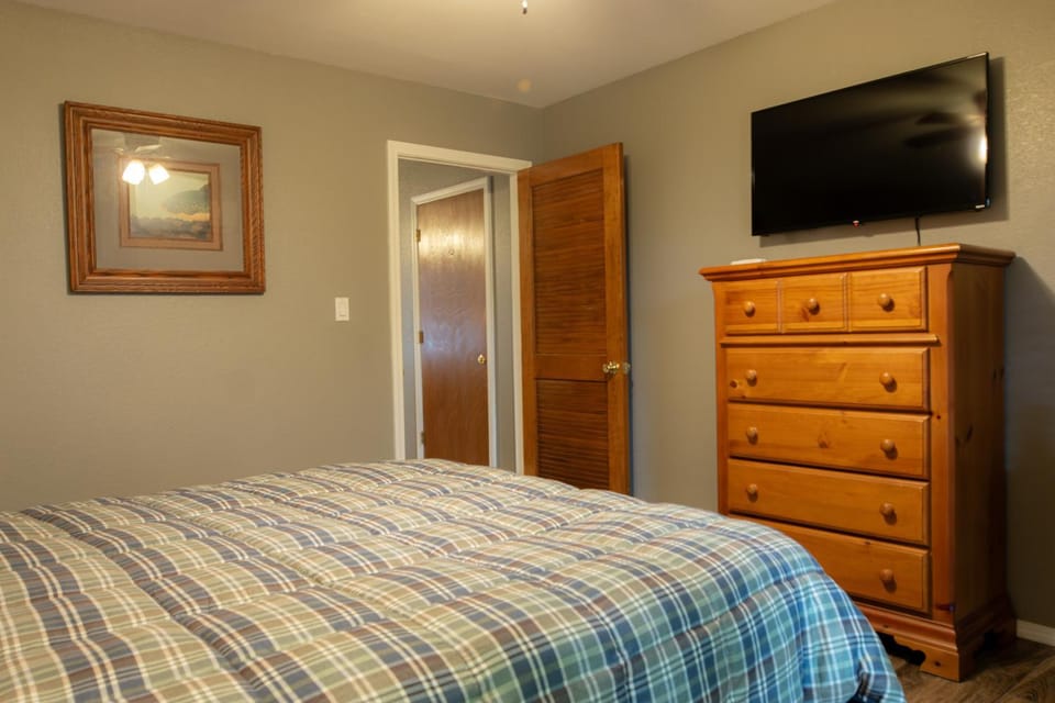 Lakeview Room 2 Queens - 20 House in Lake Texoma