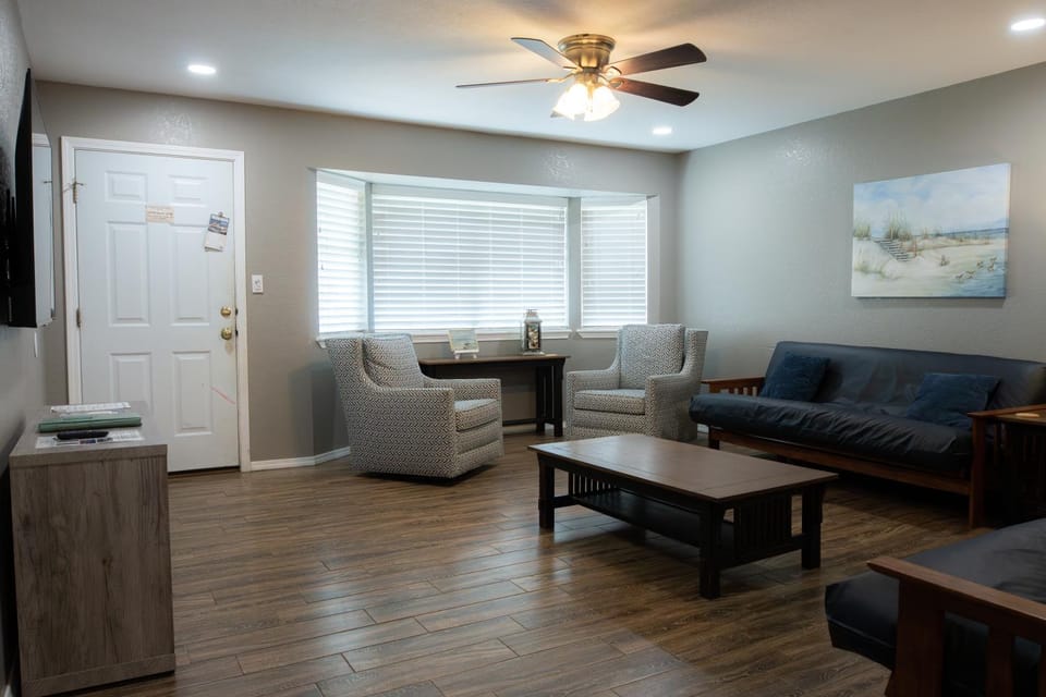 Lakeview Room 2 Queens - 23 House in Lake Texoma