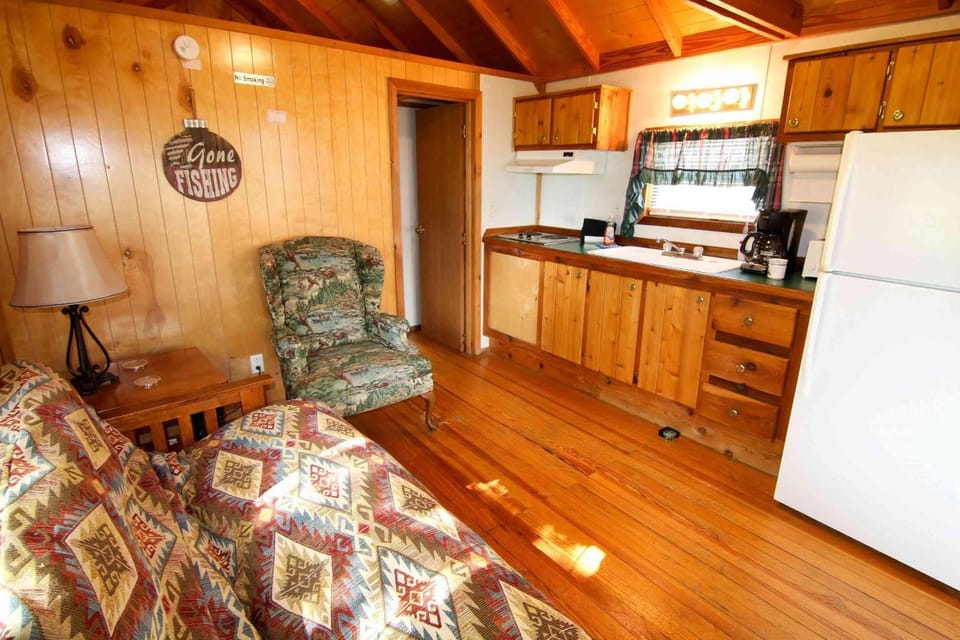 Lakeview Cedar Cabin - 6 Cabin in Lake Texoma