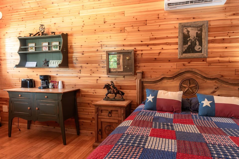 Bed, Bedroom, air conditioner