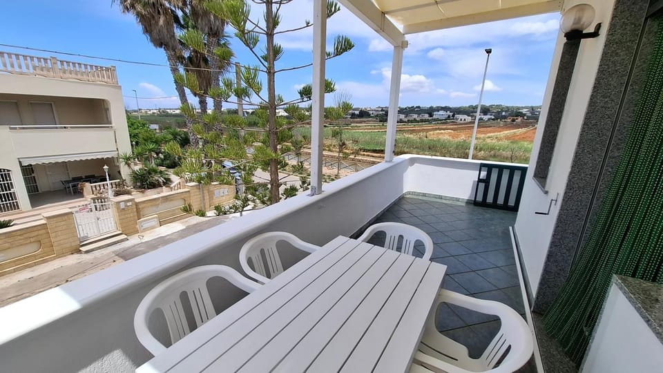 View (from property/room), Balcony/Terrace, Dining area