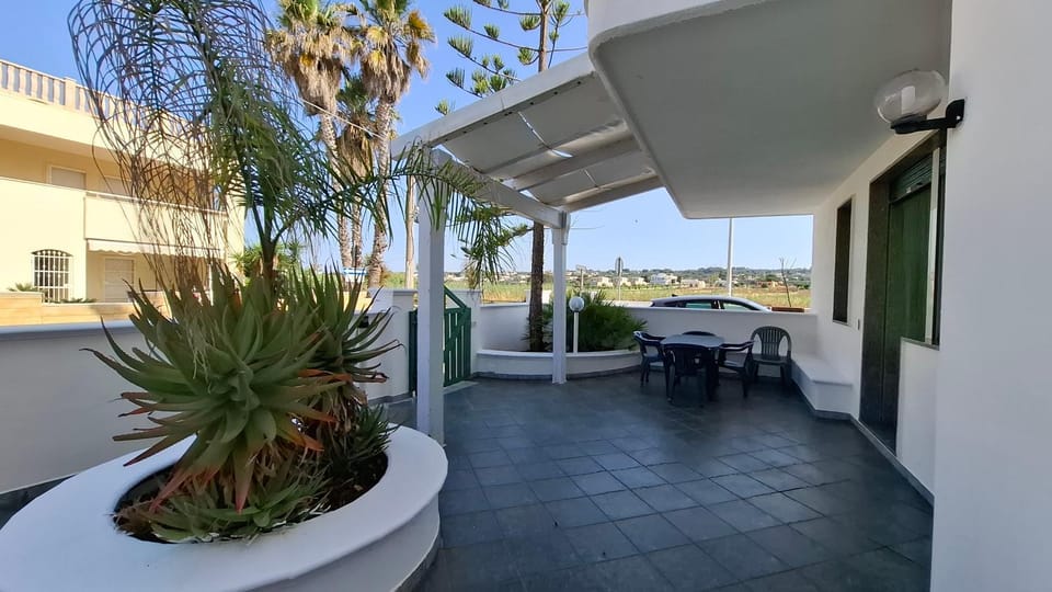 Patio, Balcony/Terrace