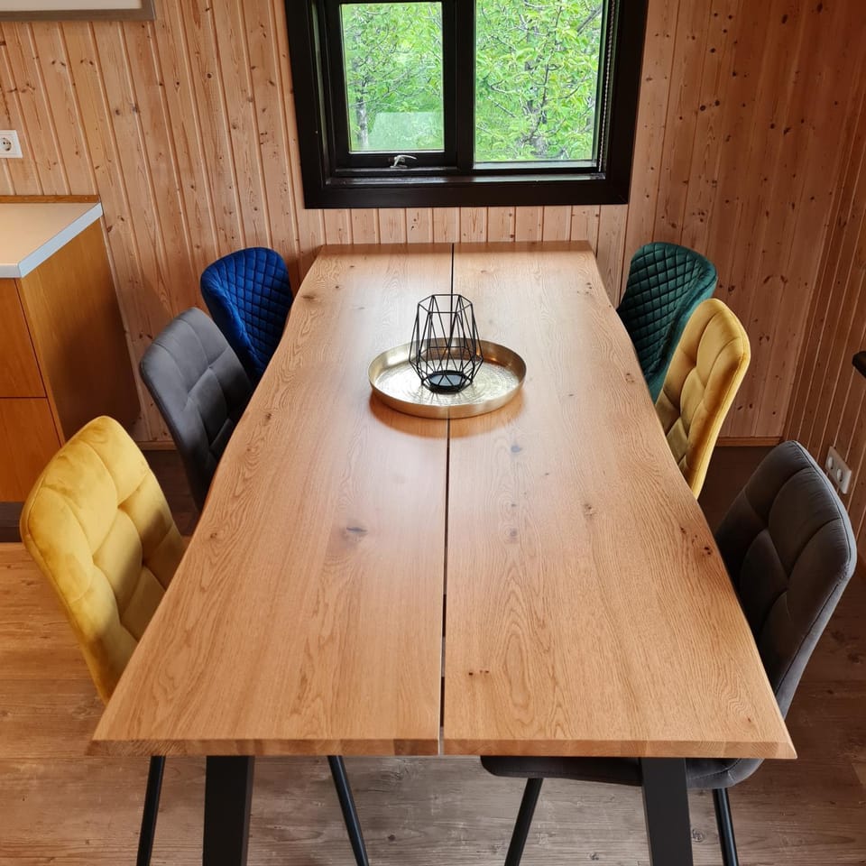 Seating area, Dining area