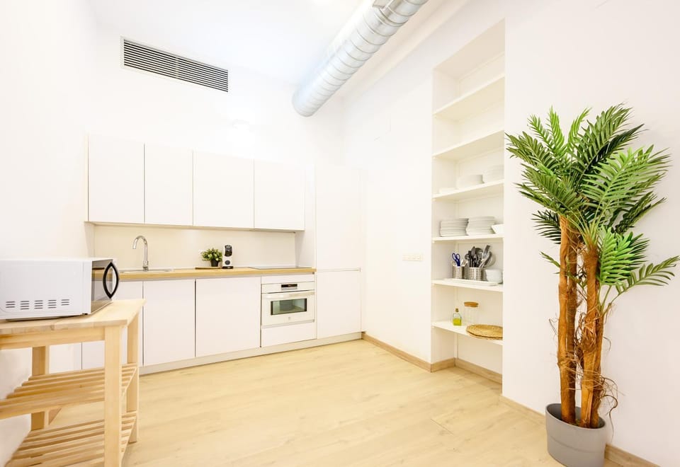 Kitchen or kitchenette, Dining area, minibar, stove, toaster