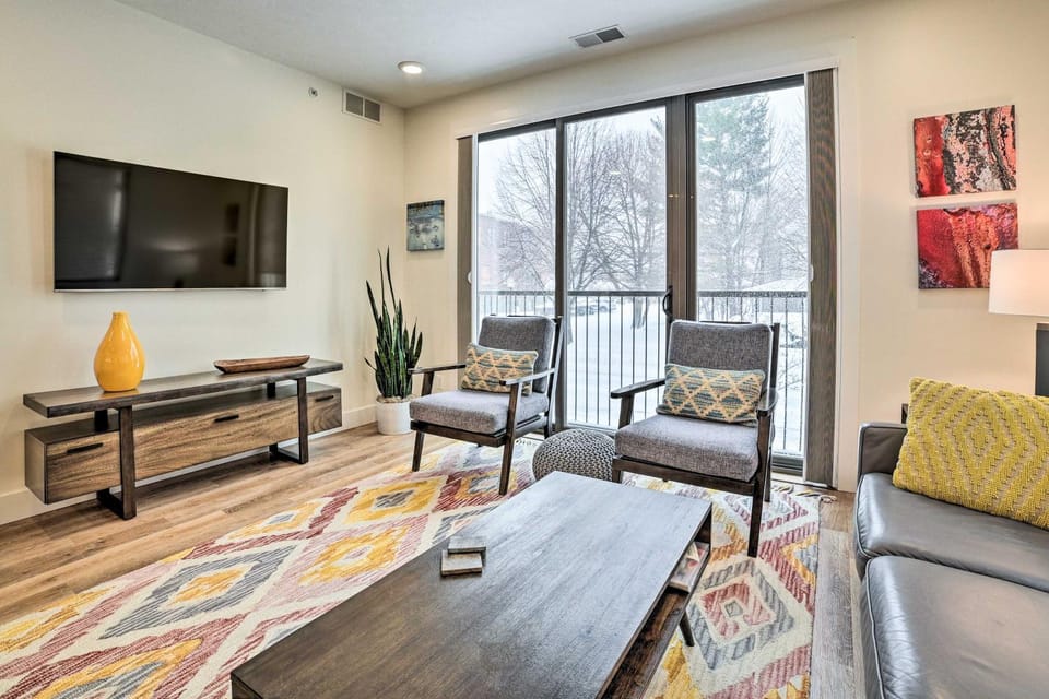 Traverse City Condo: Half Mi to Front Street! House in Traverse City