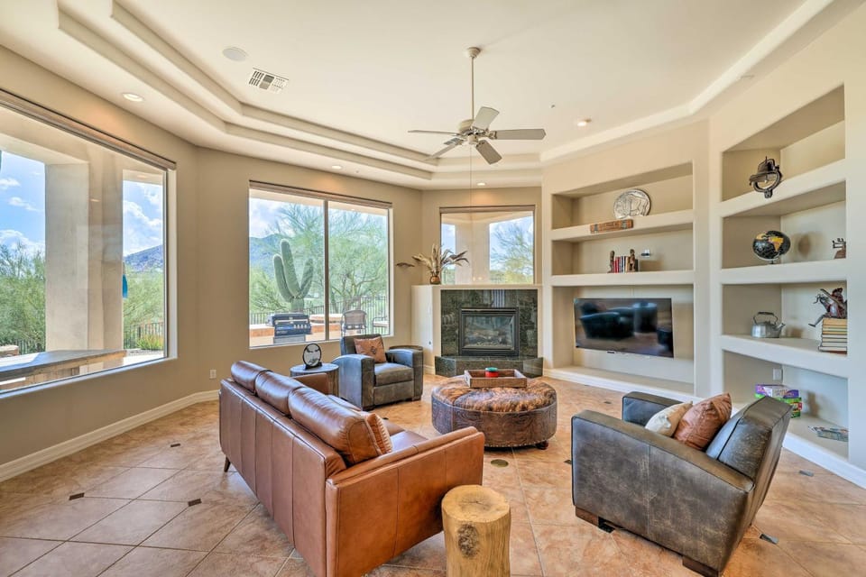 Infinity Pool: Stunning Home in Cave Creek! House in Carefree