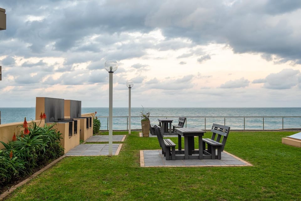 G1Bermuda-Oasis on Willard Beach Apartment in Dolphin Coast