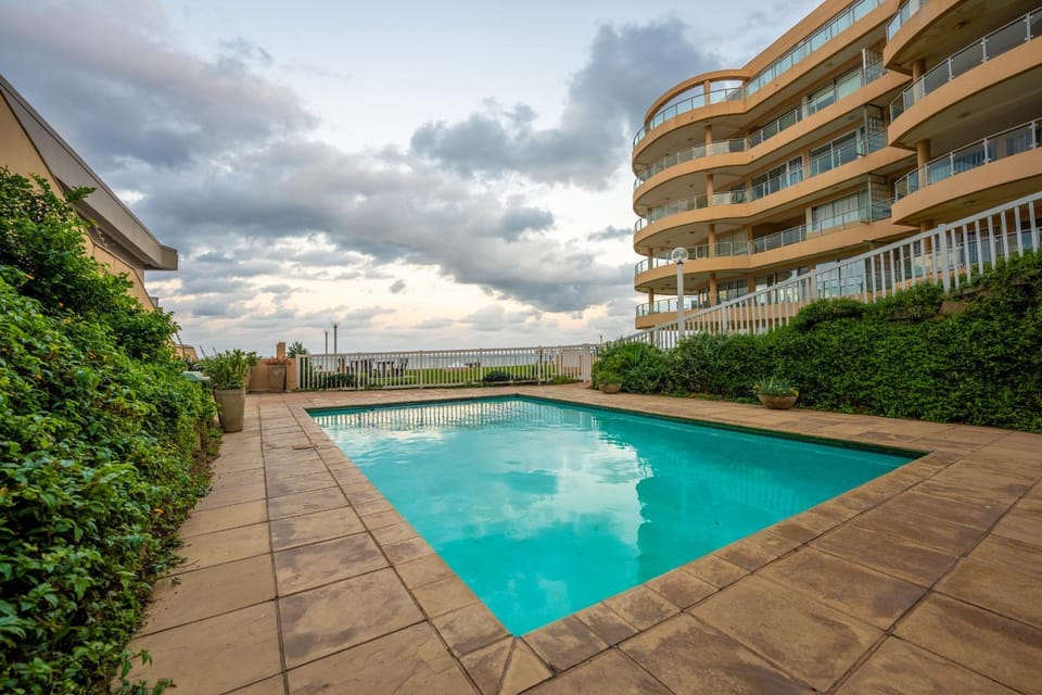 G1Bermuda-Oasis on Willard Beach Apartment in Dolphin Coast