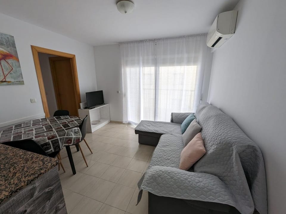 Apartamento en Roses, a 2 minutos a pie de playa Apartment in Roses