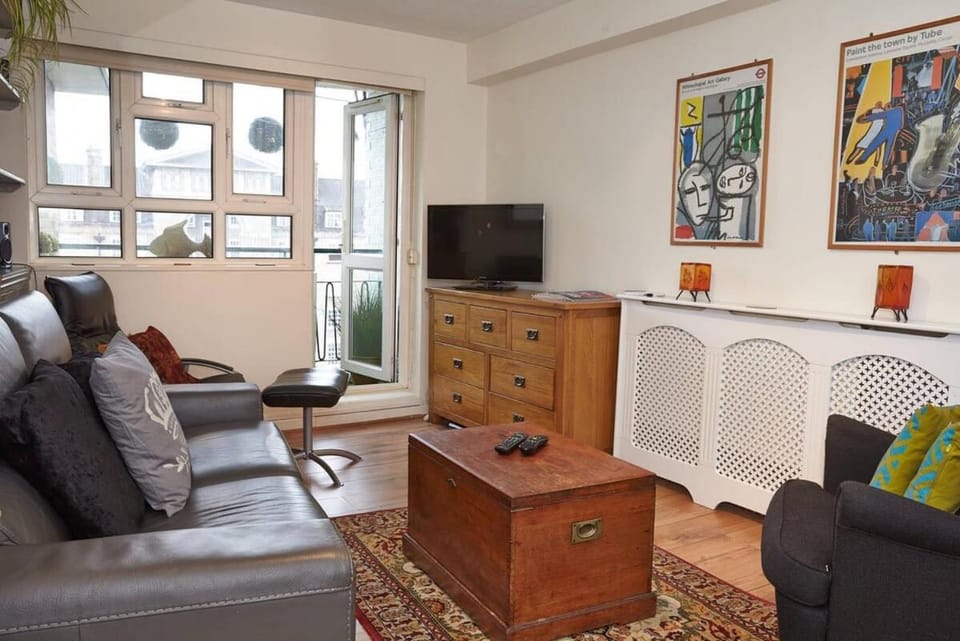 Central Camden Flat With Terrace For 4 People Apartment in London Borough of Islington
