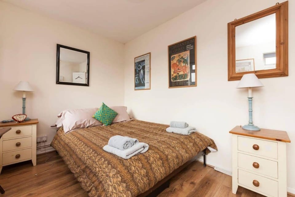 Central Camden Flat With Terrace For 4 People Apartment in London Borough of Islington