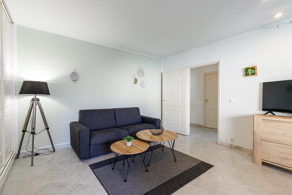 Le Victoria, beau T2 central au pied des plages, piscine, sauna Apartment in Menton