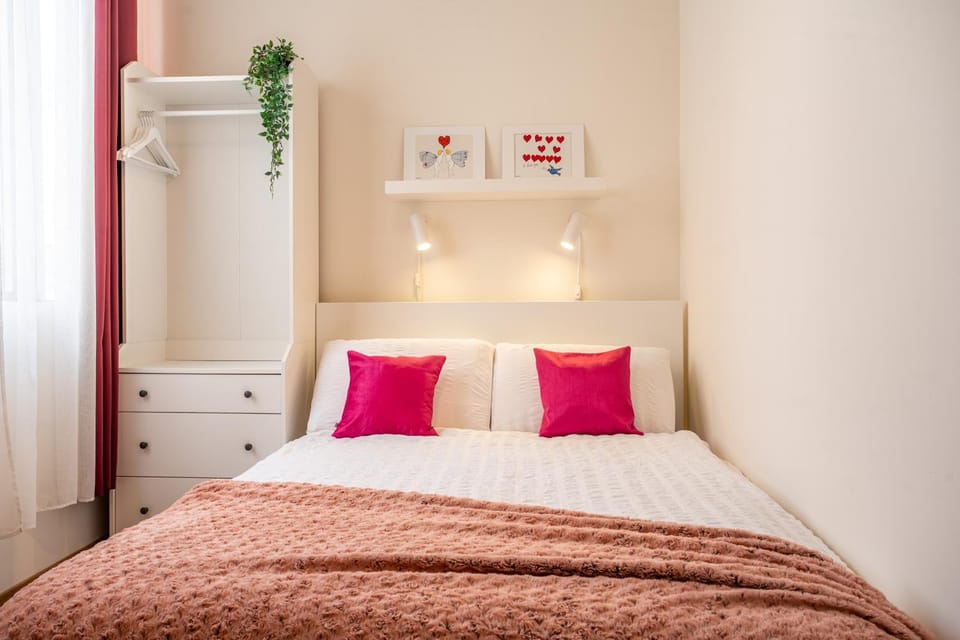 Bed, Photo of the whole room, Bedroom, wardrobe