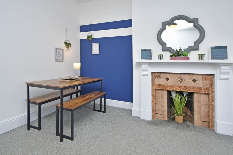 Bentley House - By Sigma Stays Apartment in Crewe