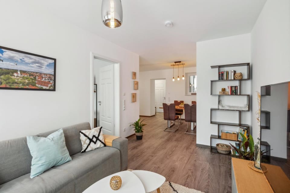 Game Room, Library, Living room, Seating area, Dining area, children
