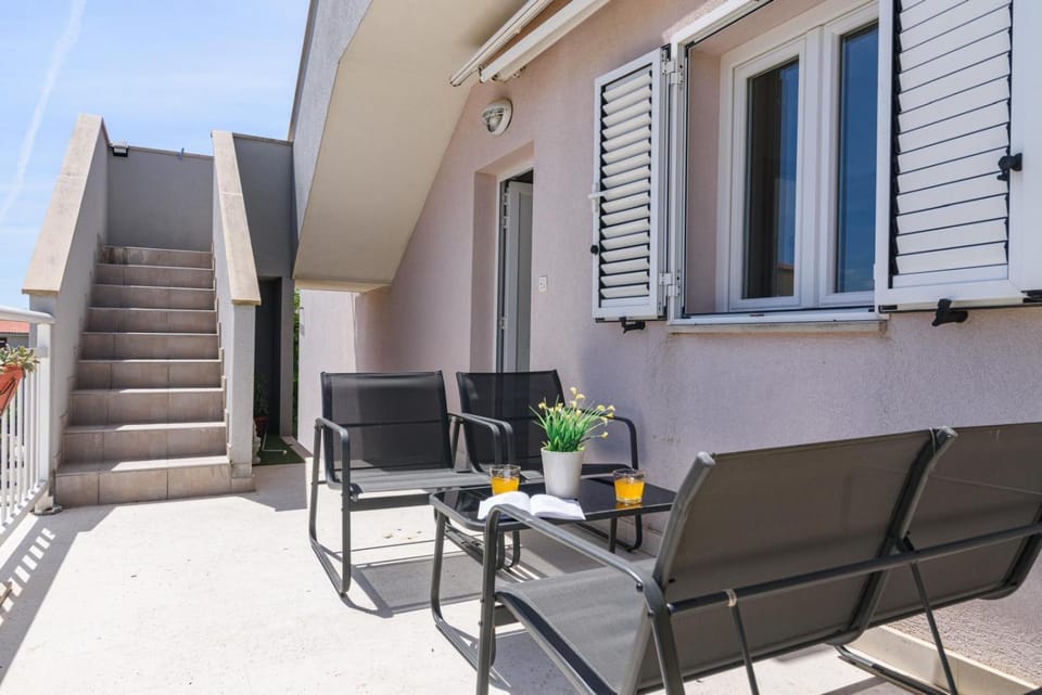 Property building, Patio, Day, View (from property/room), Balcony/Terrace, Seating area