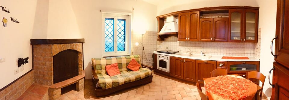 Kitchen or kitchenette, Living room, Seating area, flat iron, pet friendly, stove