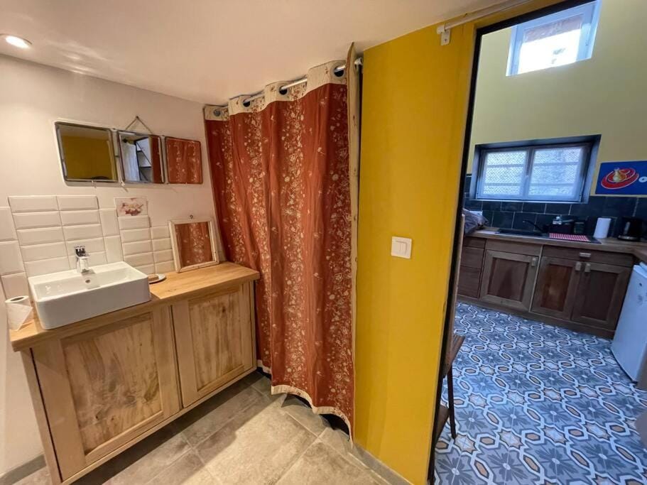 appartement Loft-atelier à Vivonne Apartment in Nouvelle-Aquitaine
