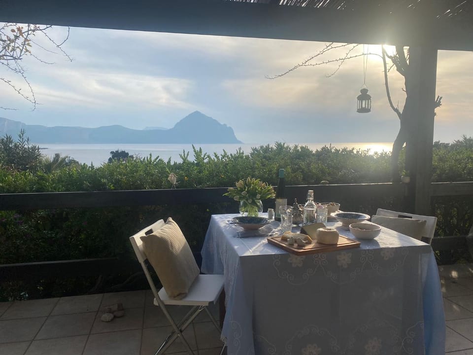 Natural landscape, View (from property/room), Balcony/Terrace, Food and drinks, Food, Sea view