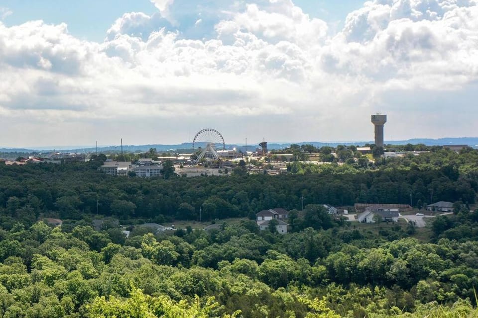 Remodeled NO STEPS Citrus Lane Luxury Amazing View Apartment in Branson