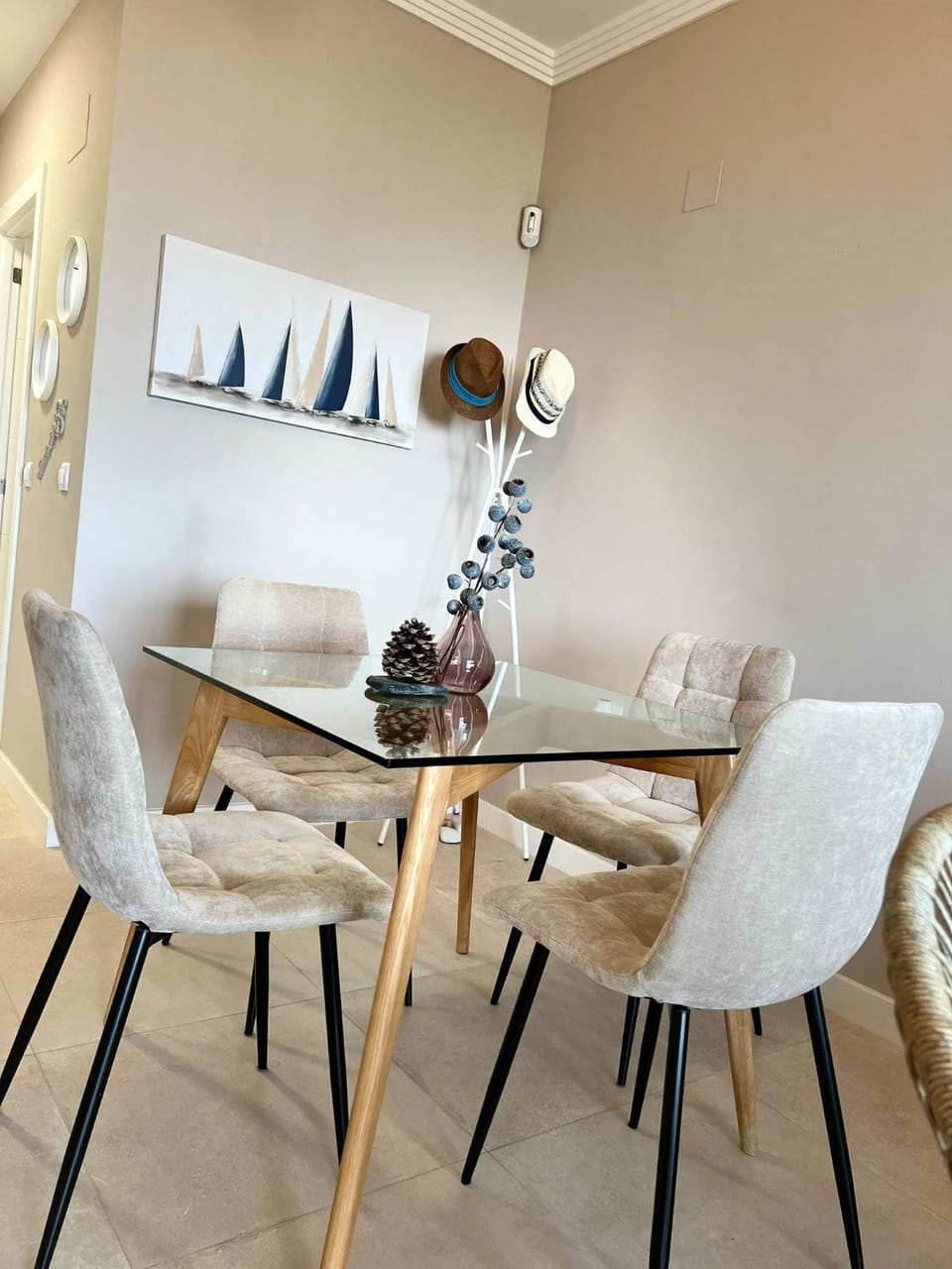 Living room, Dining area