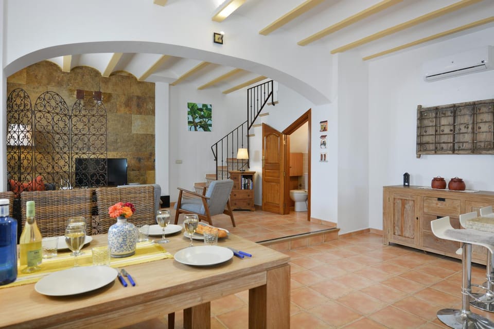 TV and multimedia, Living room, Dining area