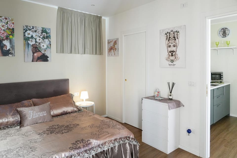 Bed, Photo of the whole room