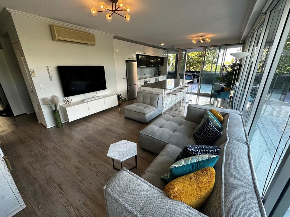 TV and multimedia, Seating area