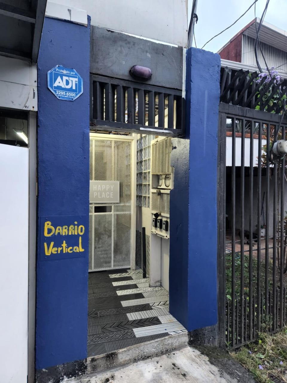 Facade/entrance