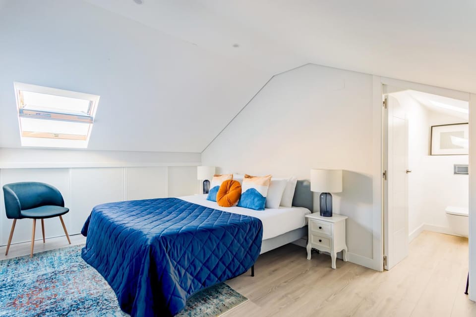 Bed, Photo of the whole room, Bedroom