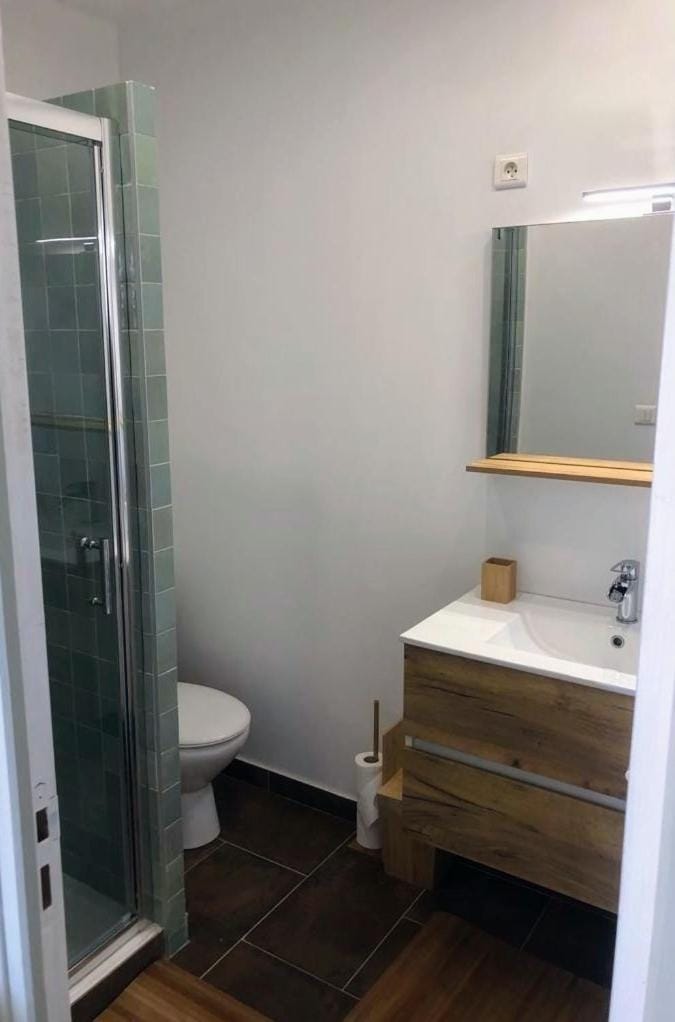 Shower, Toilet, Bathroom