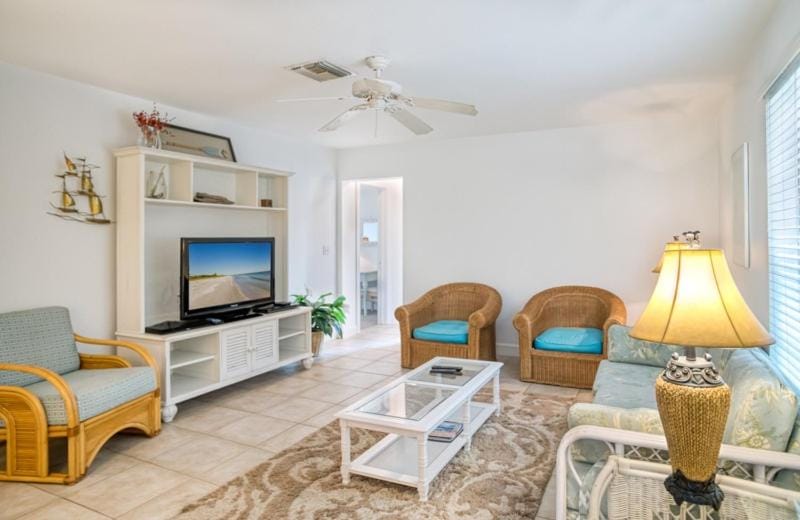 Baywatch Cabin home Cabin in Sanibel Island