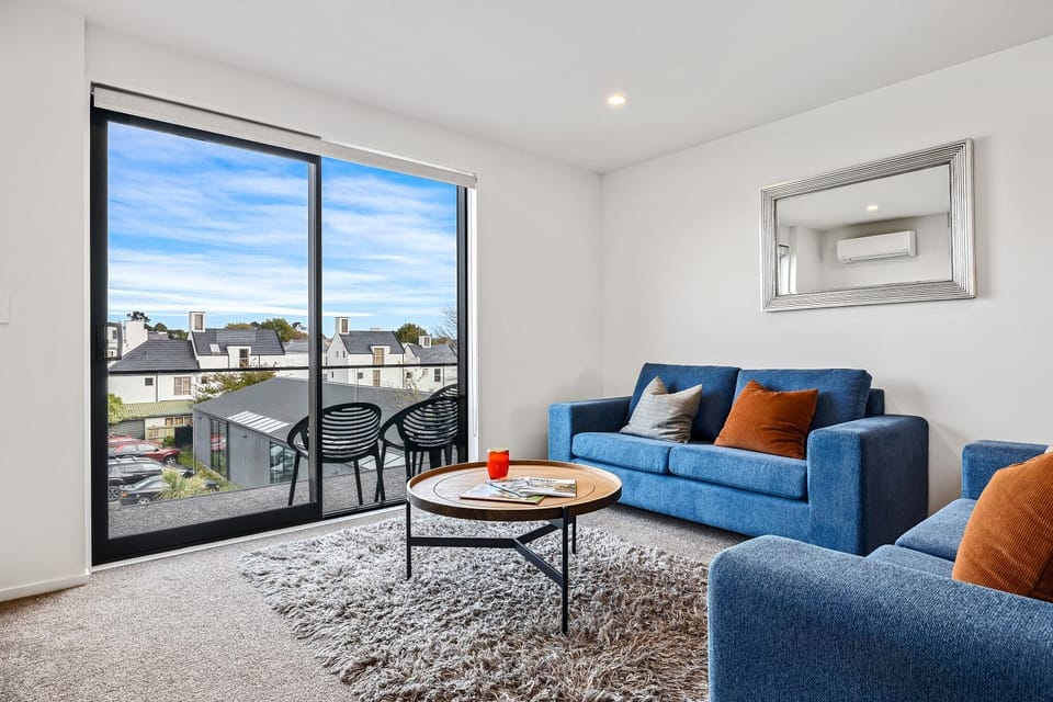 Patio, View (from property/room), Balcony/Terrace, Living room, Seating area
