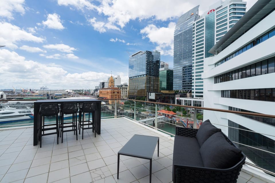 Patio, Patio, City view, City view, Sea view, Sea view, Location, Sunrise